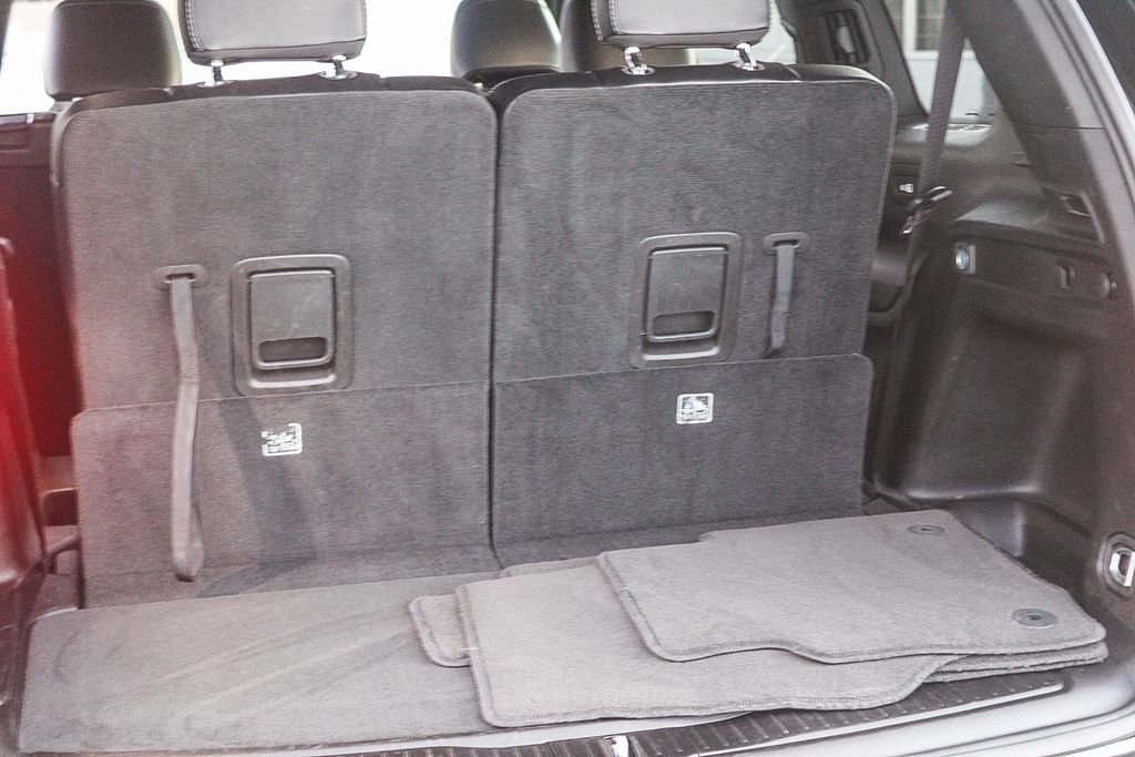 Used 2024 Diamond Black Jeep Limited image 27