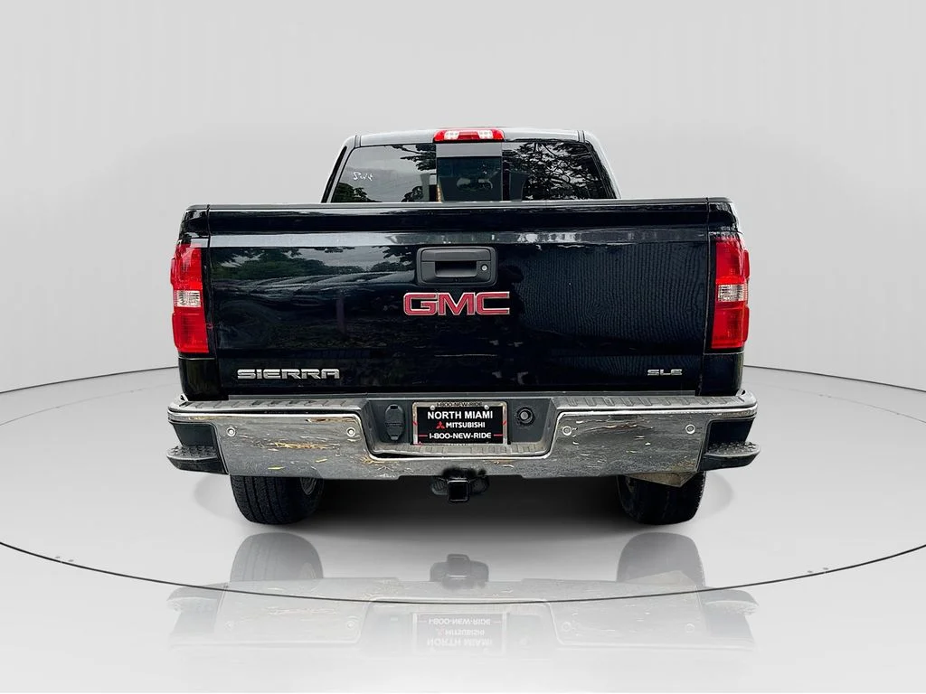 Used 2018 Black GMC SLE image 6