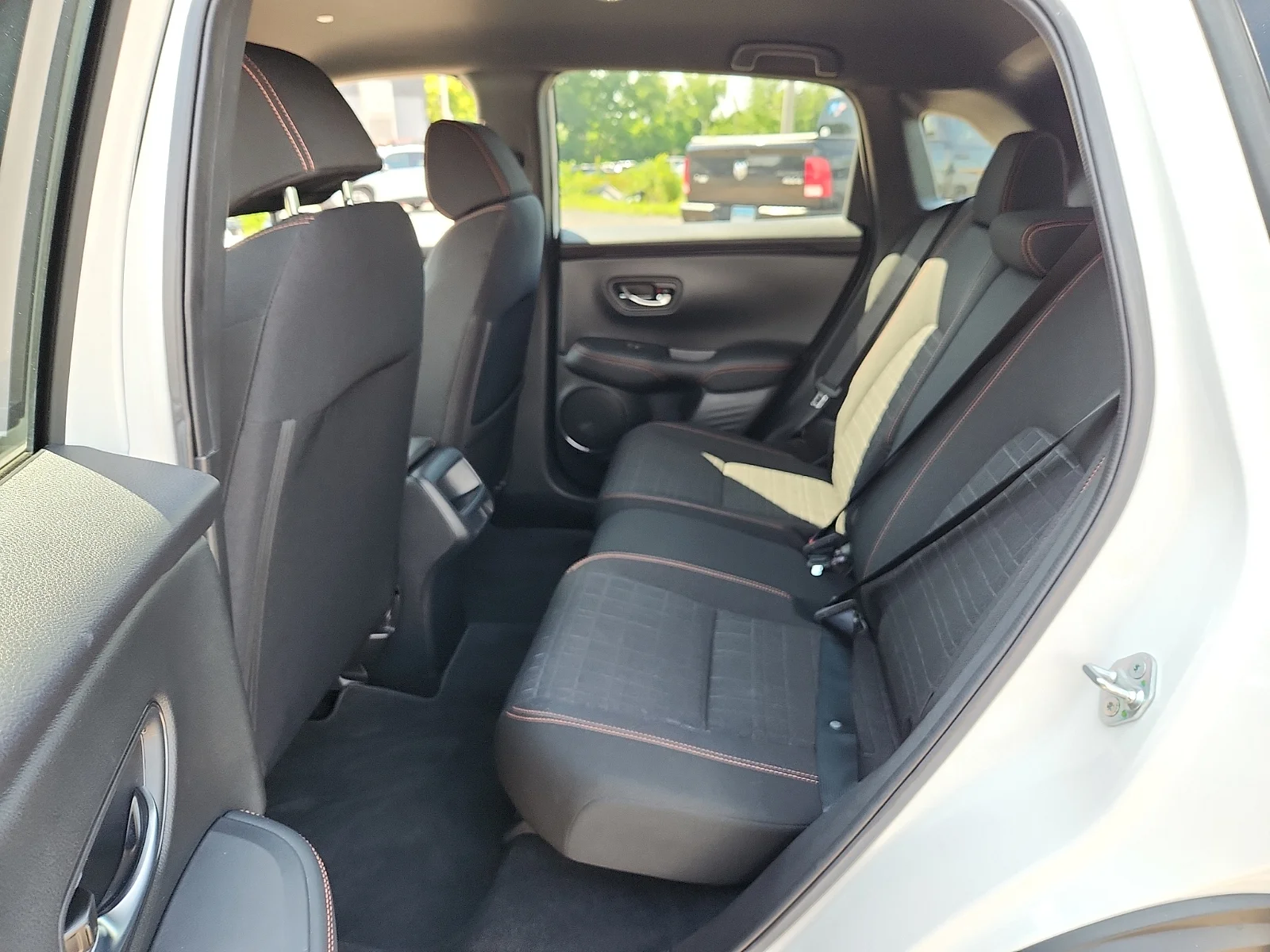 Used 2024 Platinum White Pearl - WX Honda AWD Sport image 11