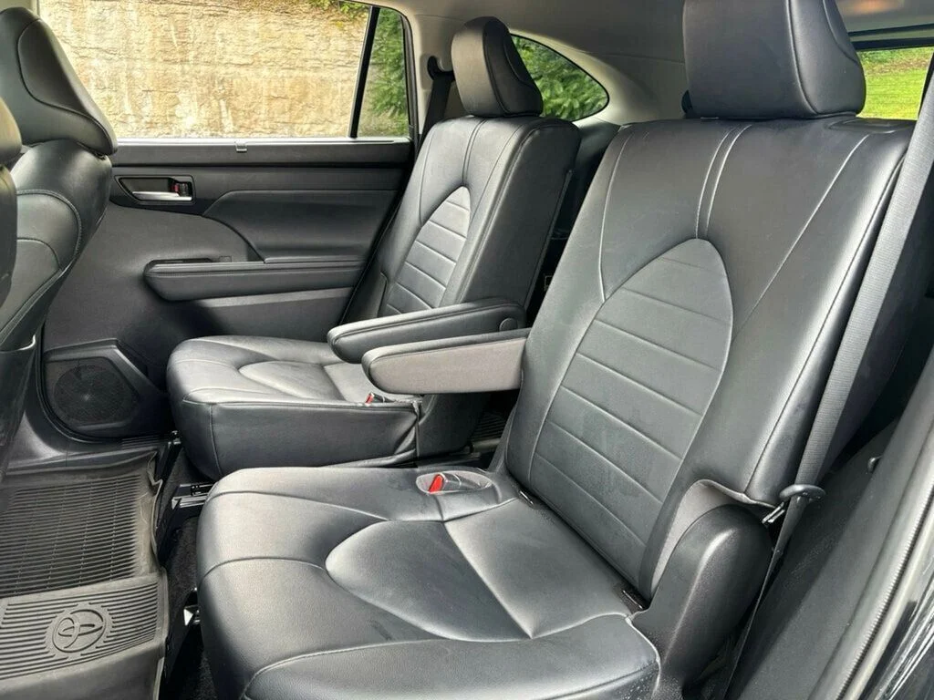 Used 2022 Black Toyota XLE image 19