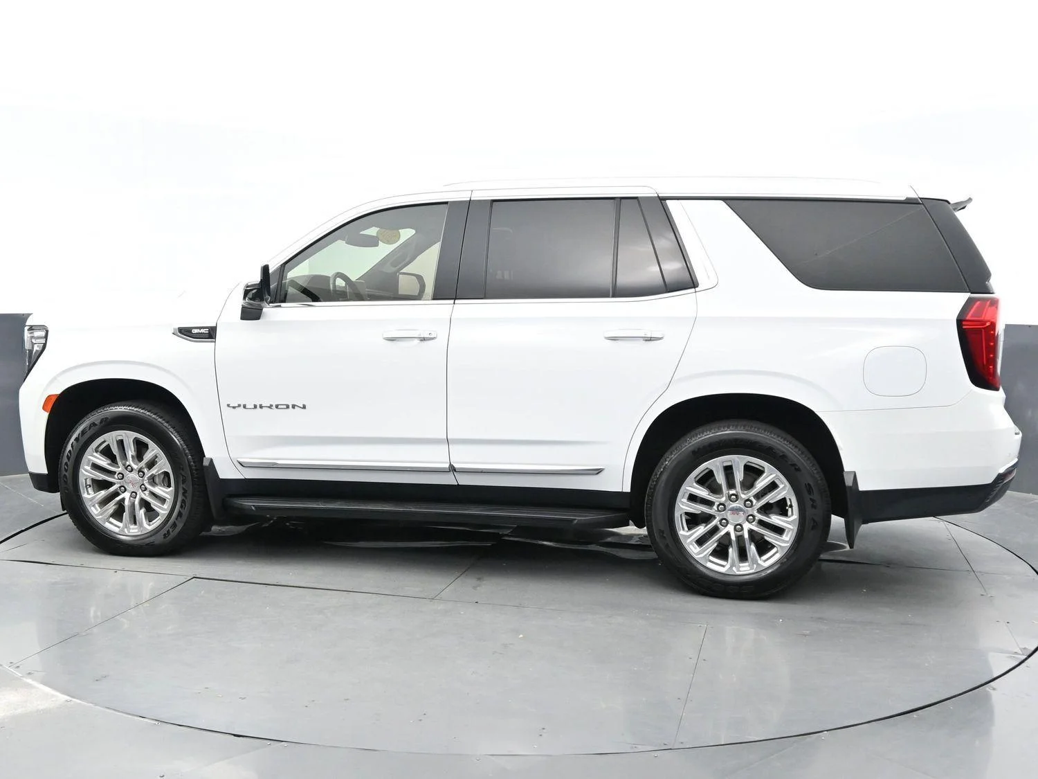 Used 2021 Summit White GMC SLT image 4