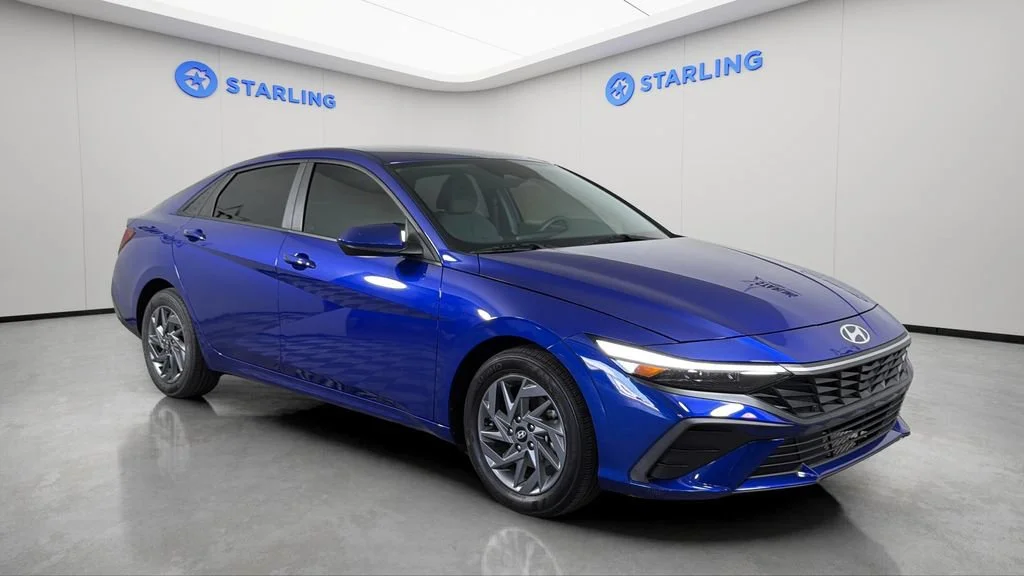 Used 2024 Blue Hyundai SEL image 13