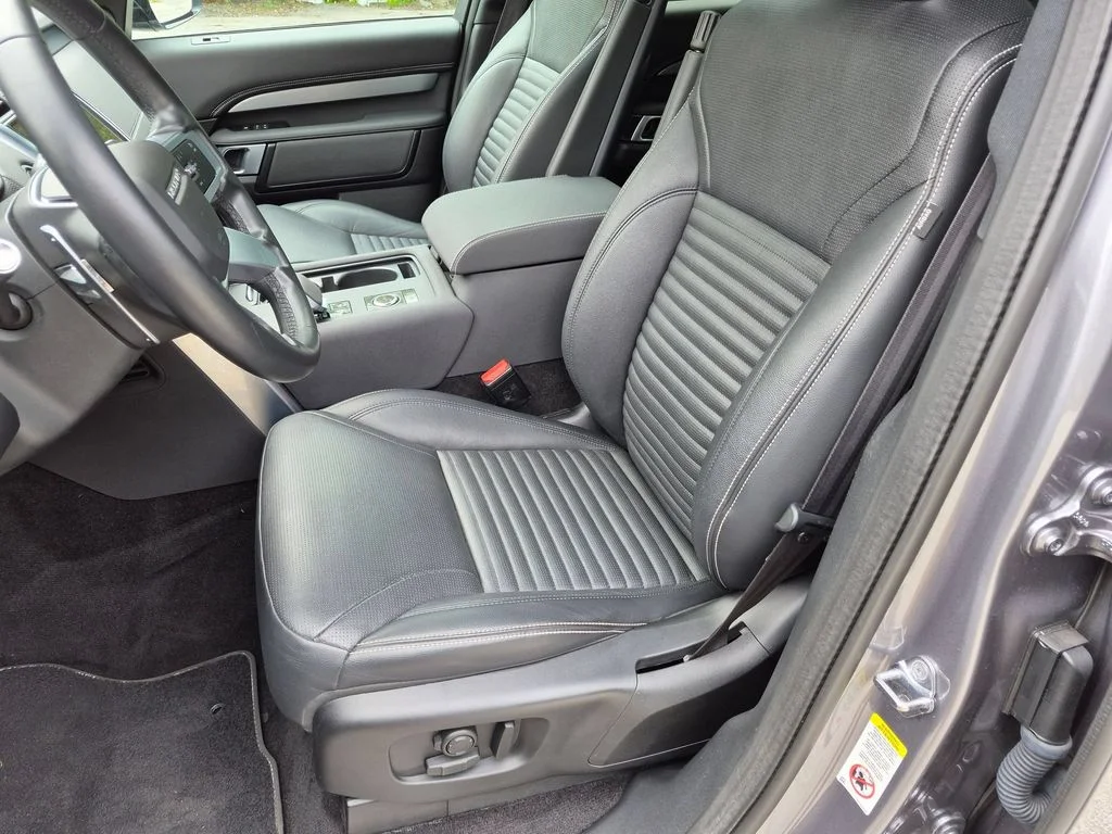 Used 2022 Gray Land Rover S R-Dynamic image 27