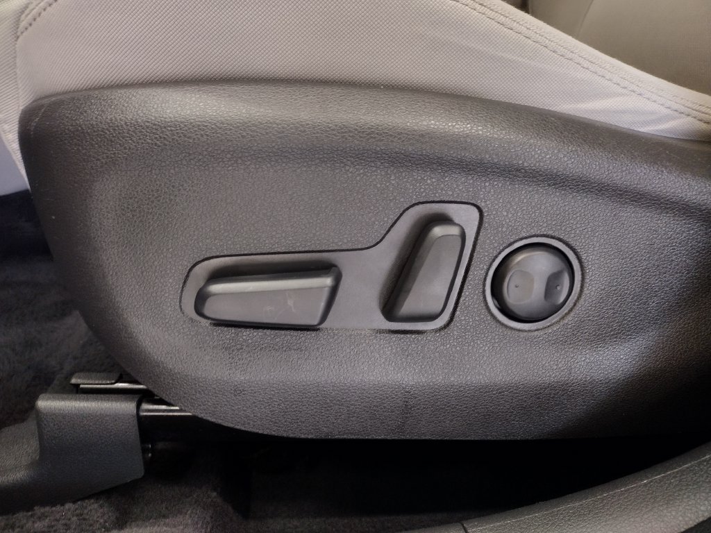 Used 2018 Molten Silver Hyundai SEL image 20