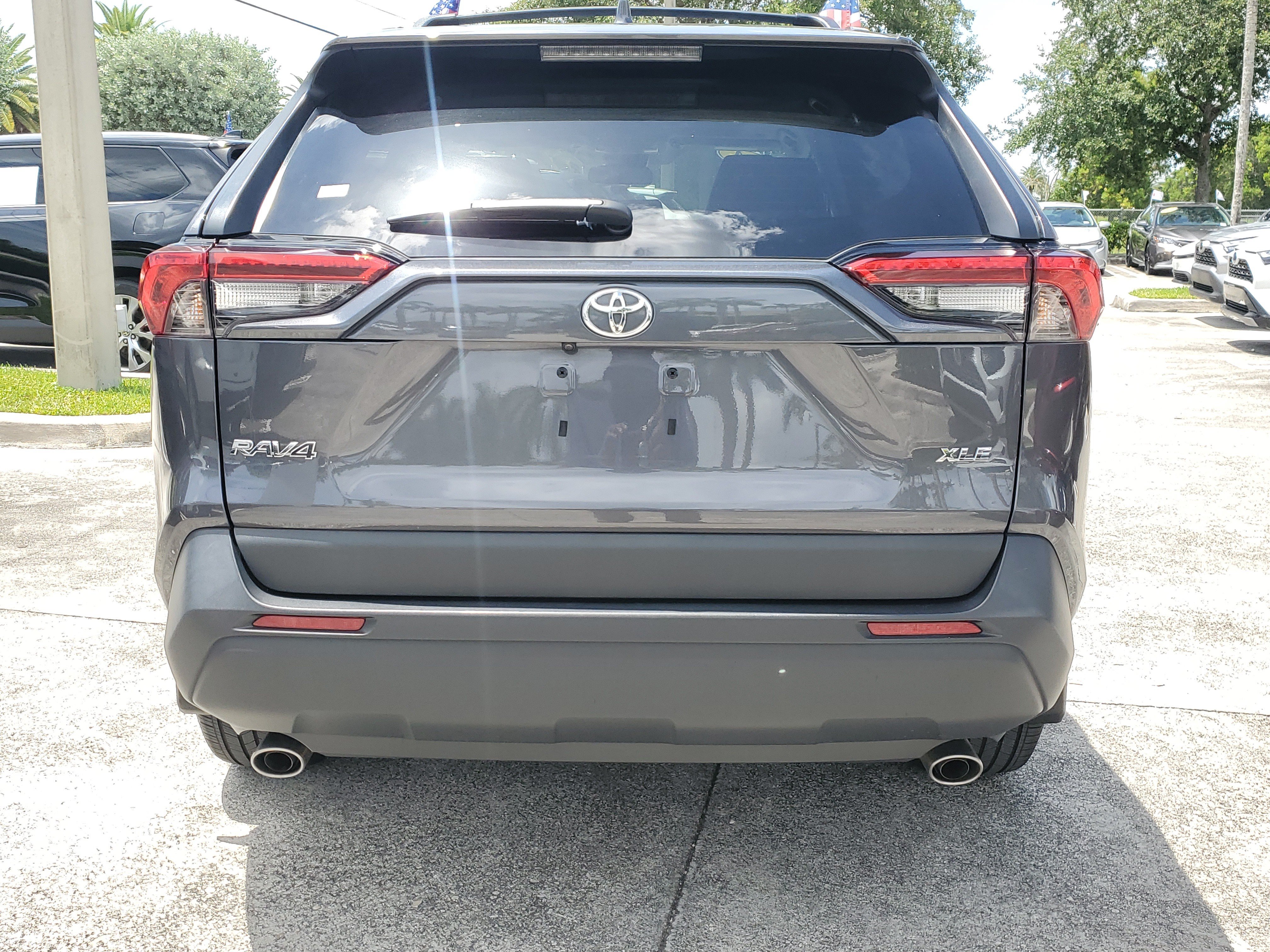 Used 2024 Magnetic Gray Metallic Toyota XLE Premium image 5