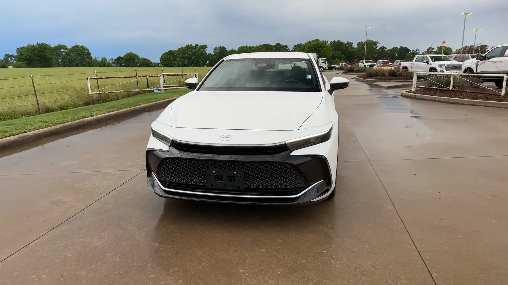 Used 2023 White Toyota XLE image 3
