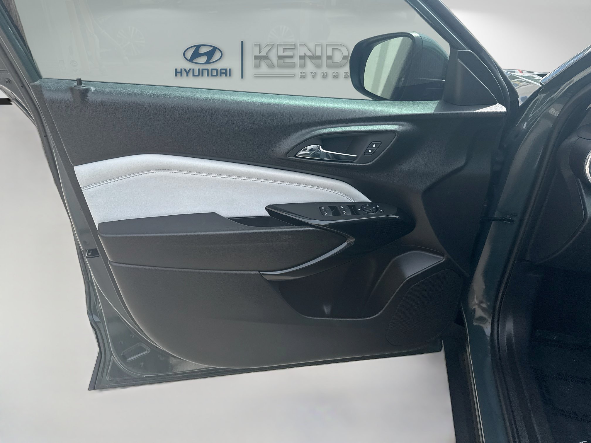 2025 Chevrolet Trax LT - Photo 17