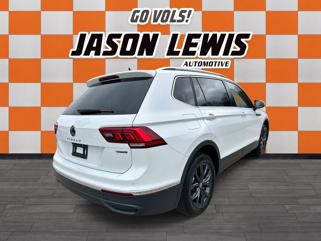 Used 2024 White Volkswagen SE image 4