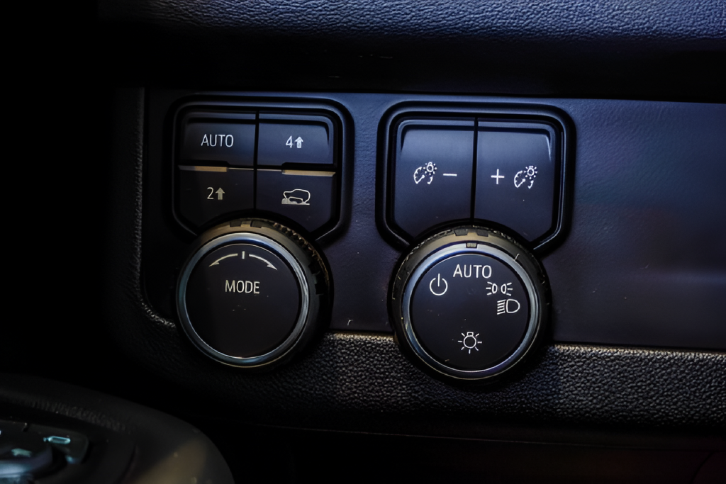Used 2024 Green Chevrolet LT image 19
