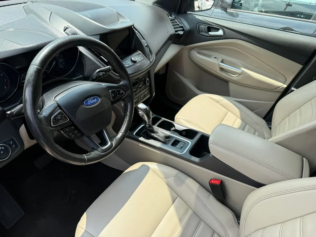 Used 2019 Gray Ford SEL image 32