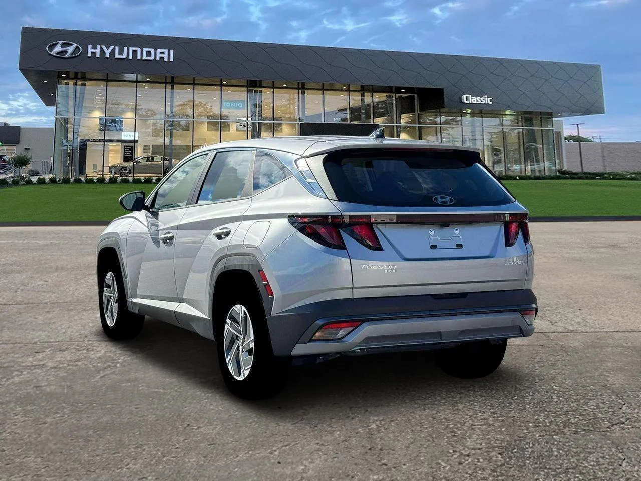 New 2026 Shimmering Silver Metallic Hyundai Blue SE image 5
