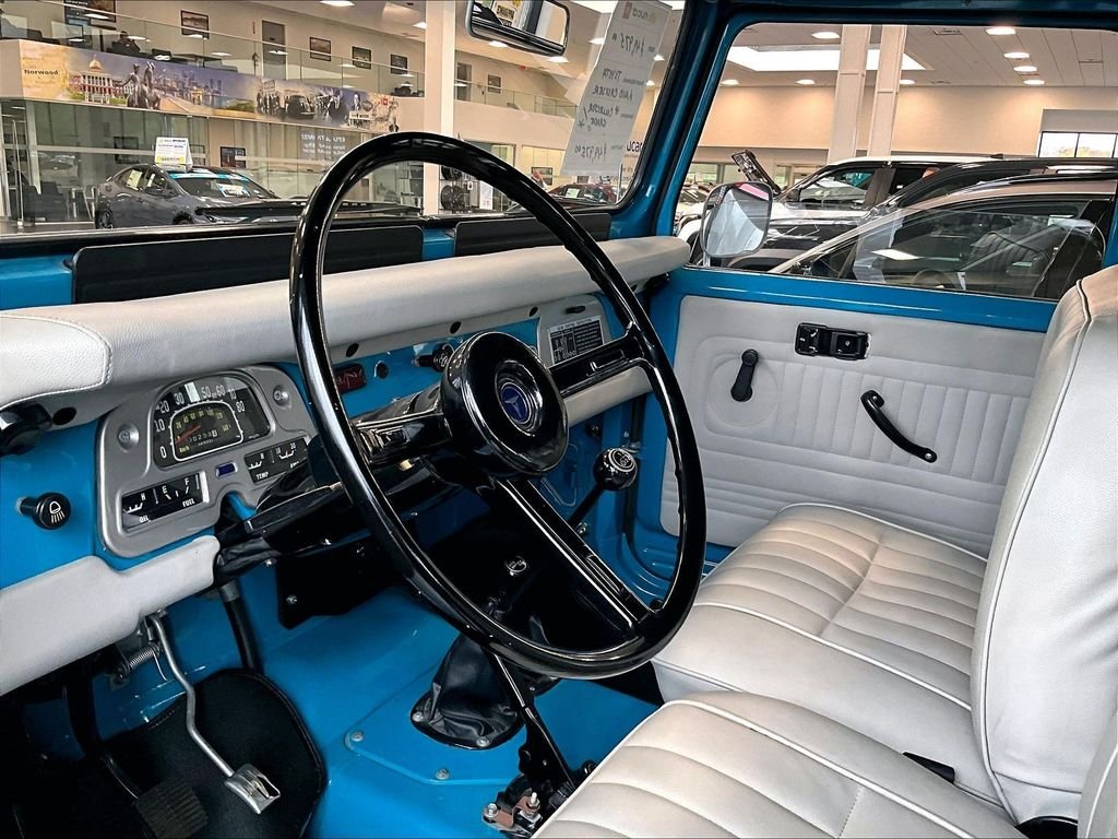 Used 1980 Blue Toyota  image 8