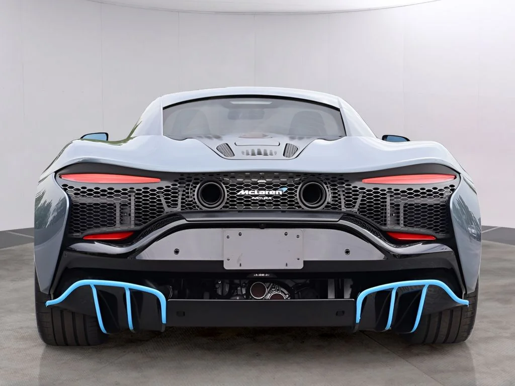 Used 2023 Saros McLaren TechLux image 6