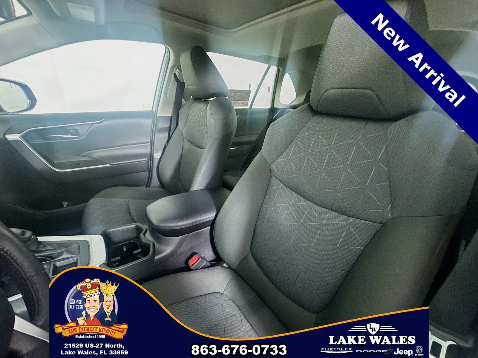Certified Used 2022  Toyota XLE image 19