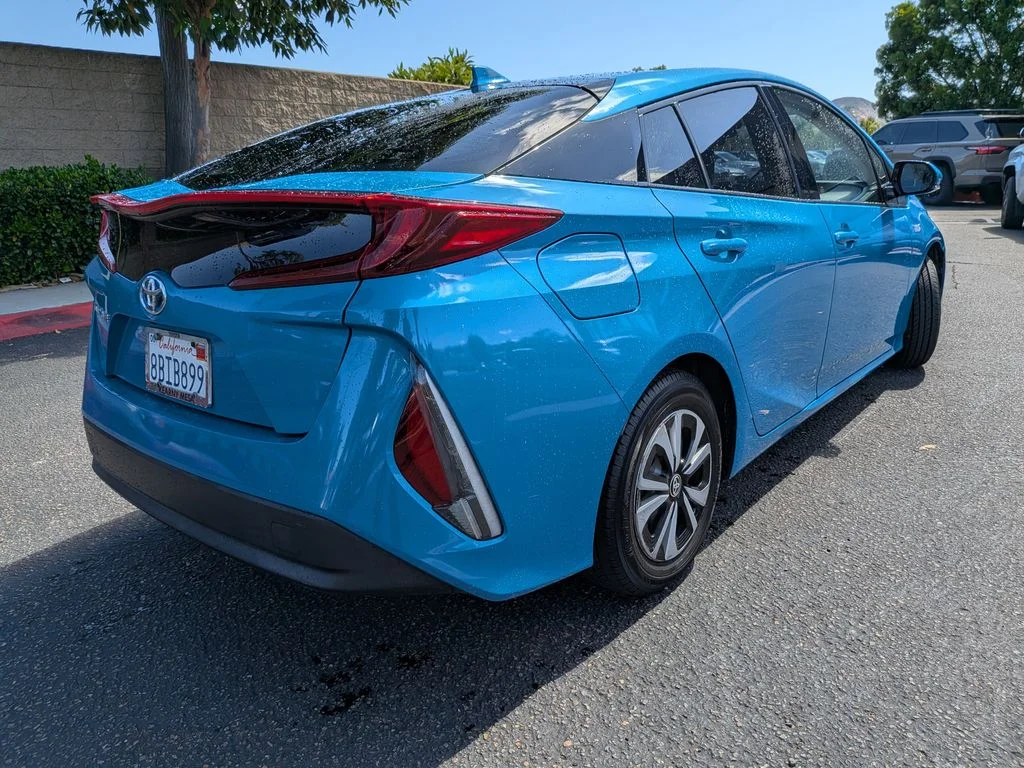 Used 2017 Blue Toyota Premium image 7