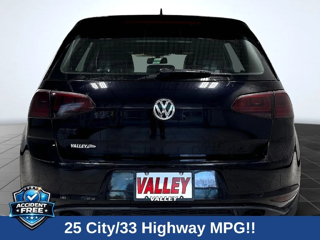 Used 2016  Volkswagen  image 7