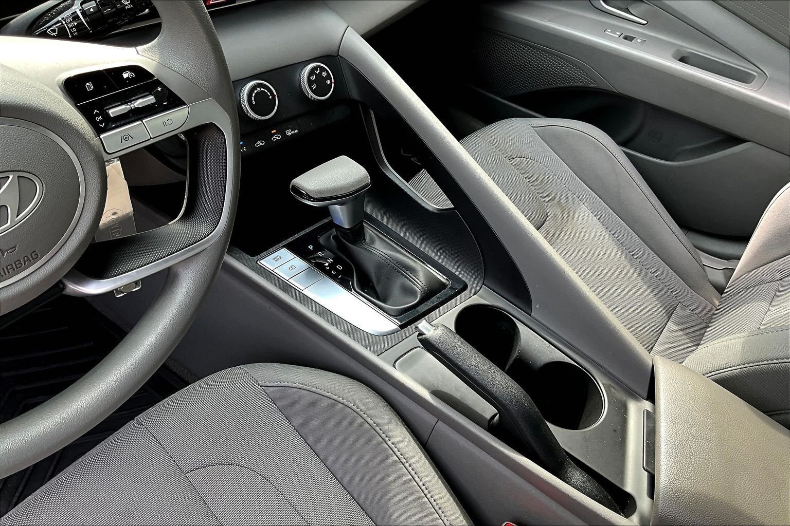 Certified Used 2025 White Hyundai SE image 16