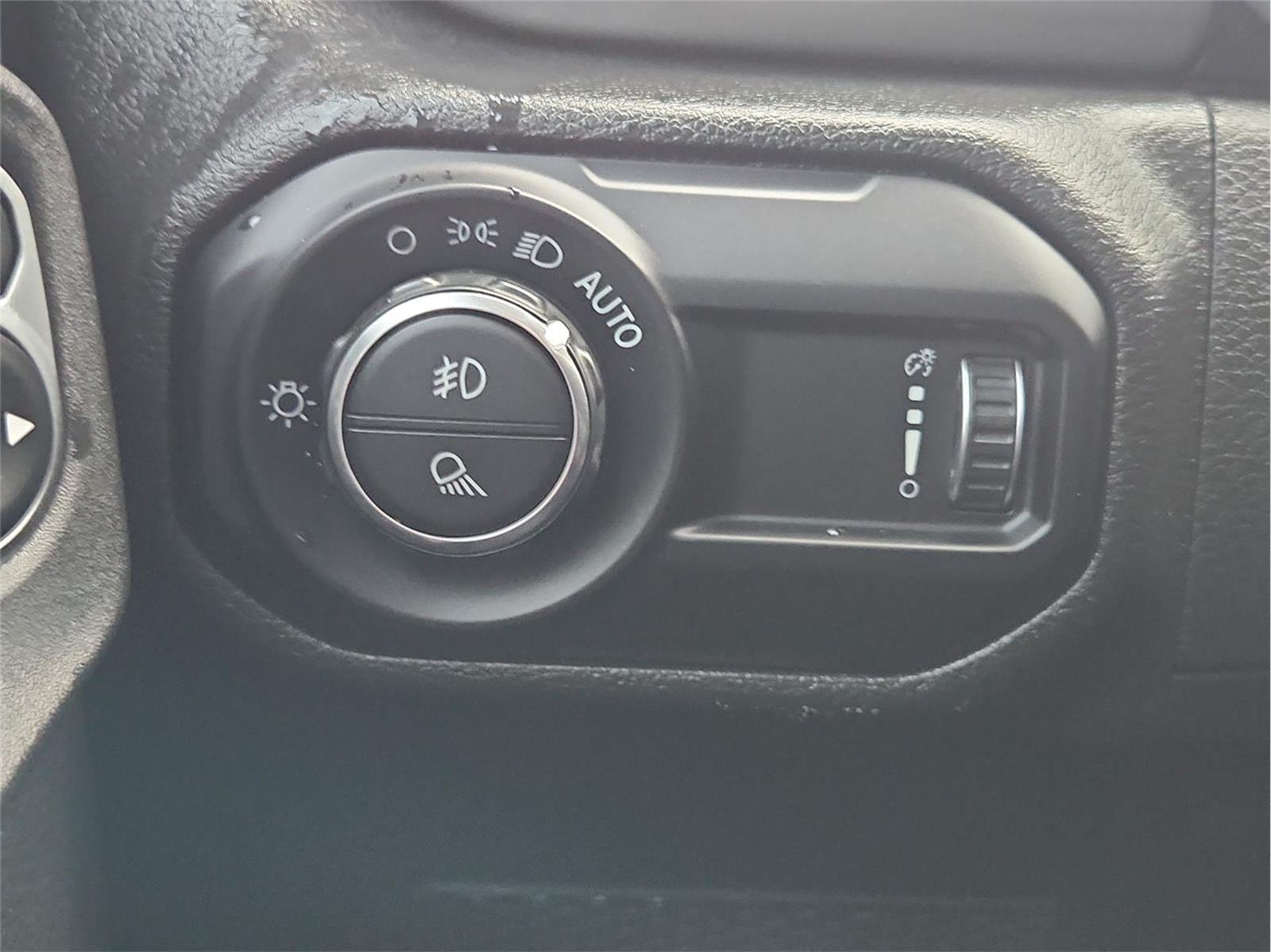 2023 Jeep Gladiator Overland - Photo 18