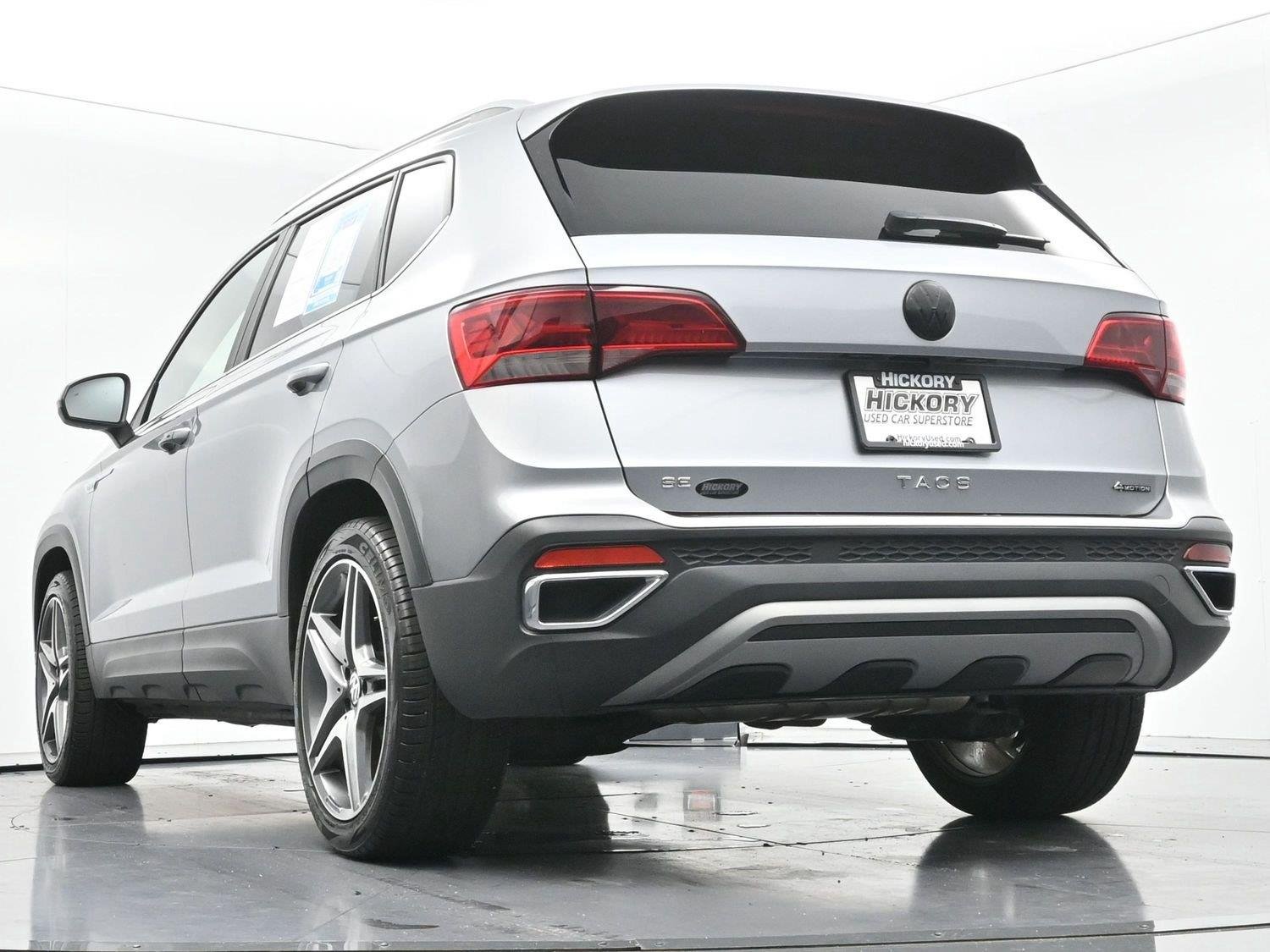 Used 2023 Pyrite Silver Metallic Volkswagen SE image 51