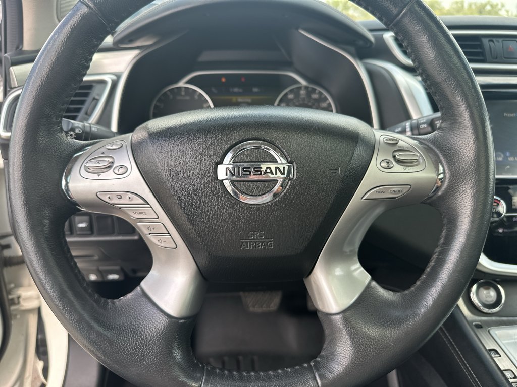 Used 2018 Pearl White Nissan SL image 17