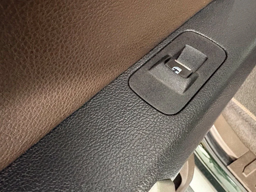 Used 2015 Green Ford King Ranch image 37