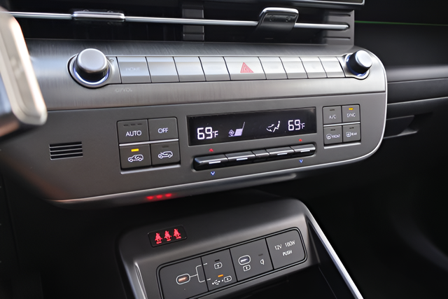 2024 Hyundai Kona Limited - Photo 21