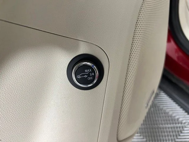 Used 2022 Red GMC Denali image 19