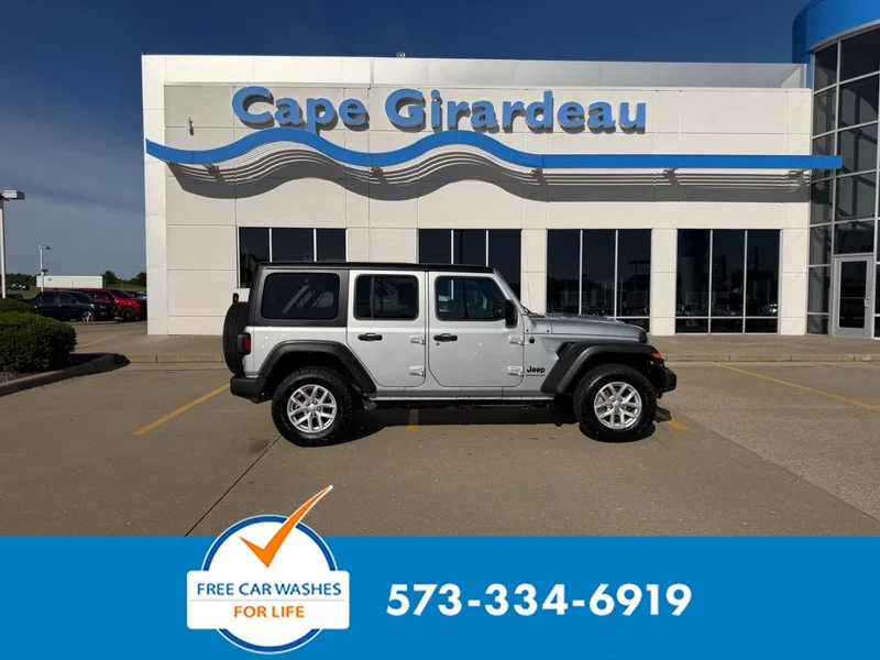 2023 Jeep Wrangler Sport S's photo