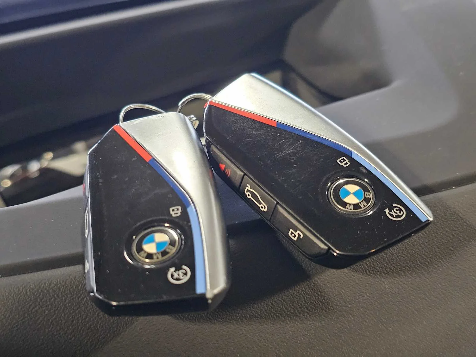 Used 2024 Carbon Black Metallic BMW xDrive50e image 37