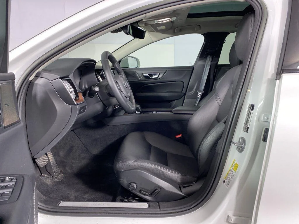 Used 2023 Crystal White Metallic Volvo Plus image 6