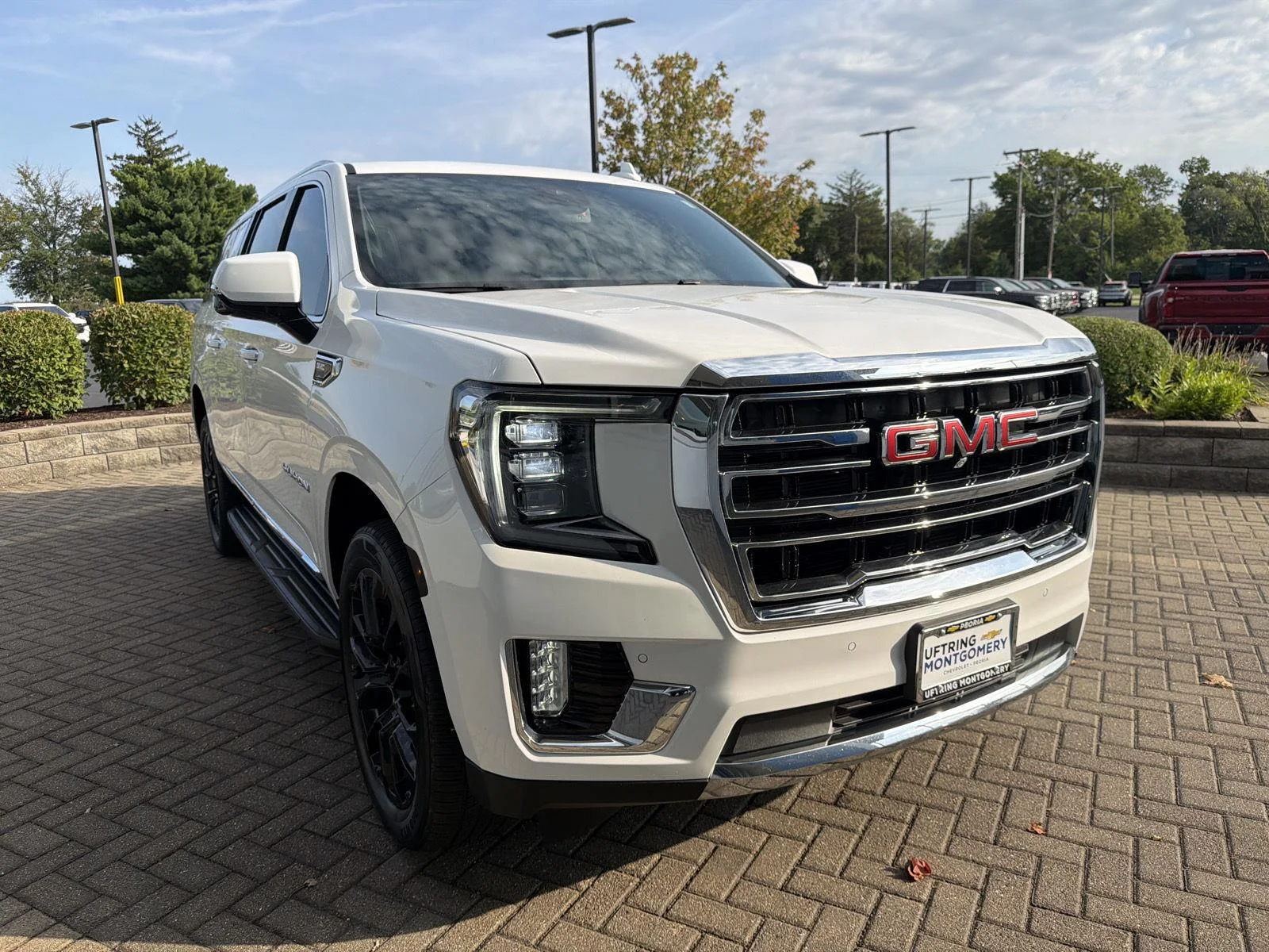 Used 2023 Summit White GMC SLT image 7