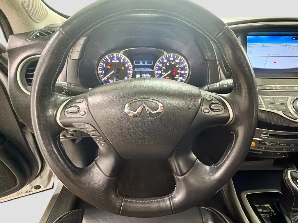 Used 2019 Silver INFINITI LUXE image 12