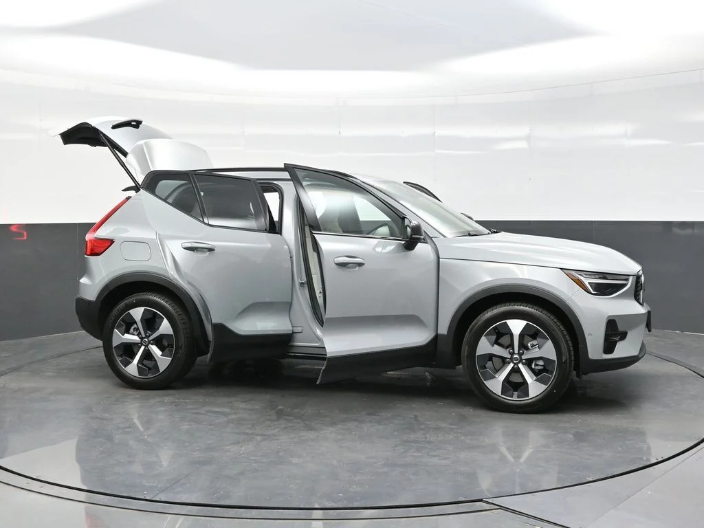Used 2026 Vapour Grey Volvo Plus image 44