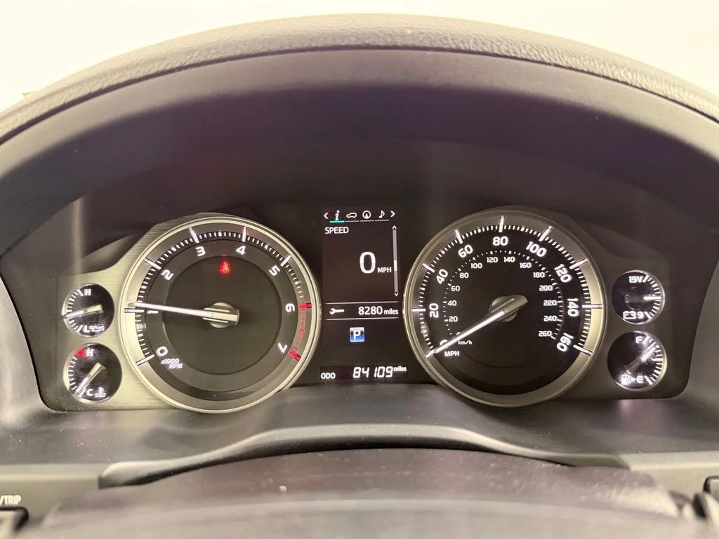Used 2016 Silver Toyota Base image 33