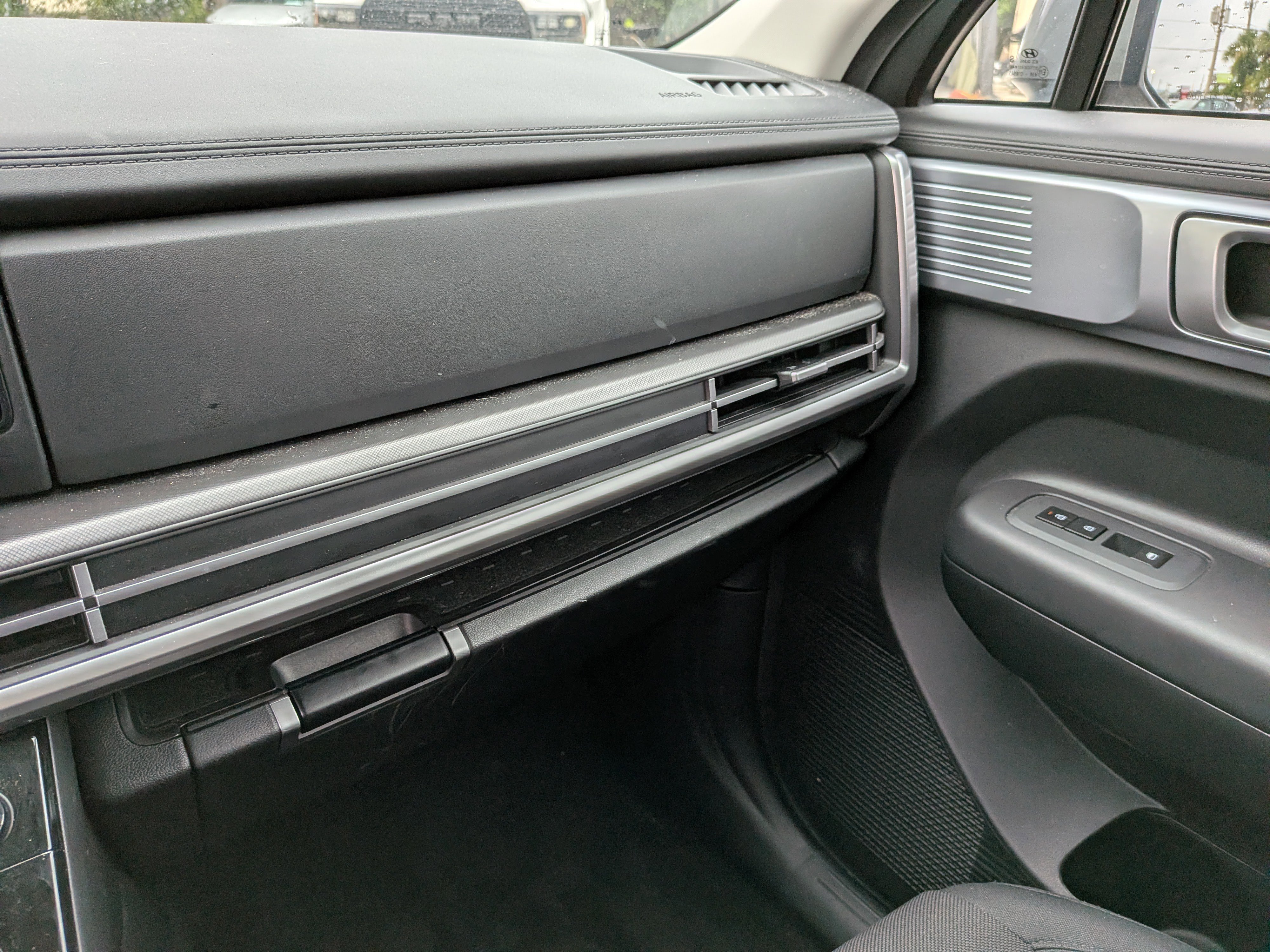 Used 2025 Hampton Gray Hyundai SE image 21