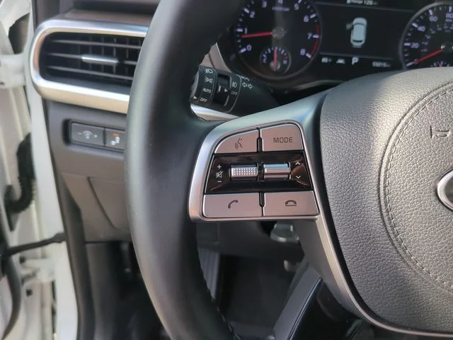 Used 2020 White Kia SX image 33