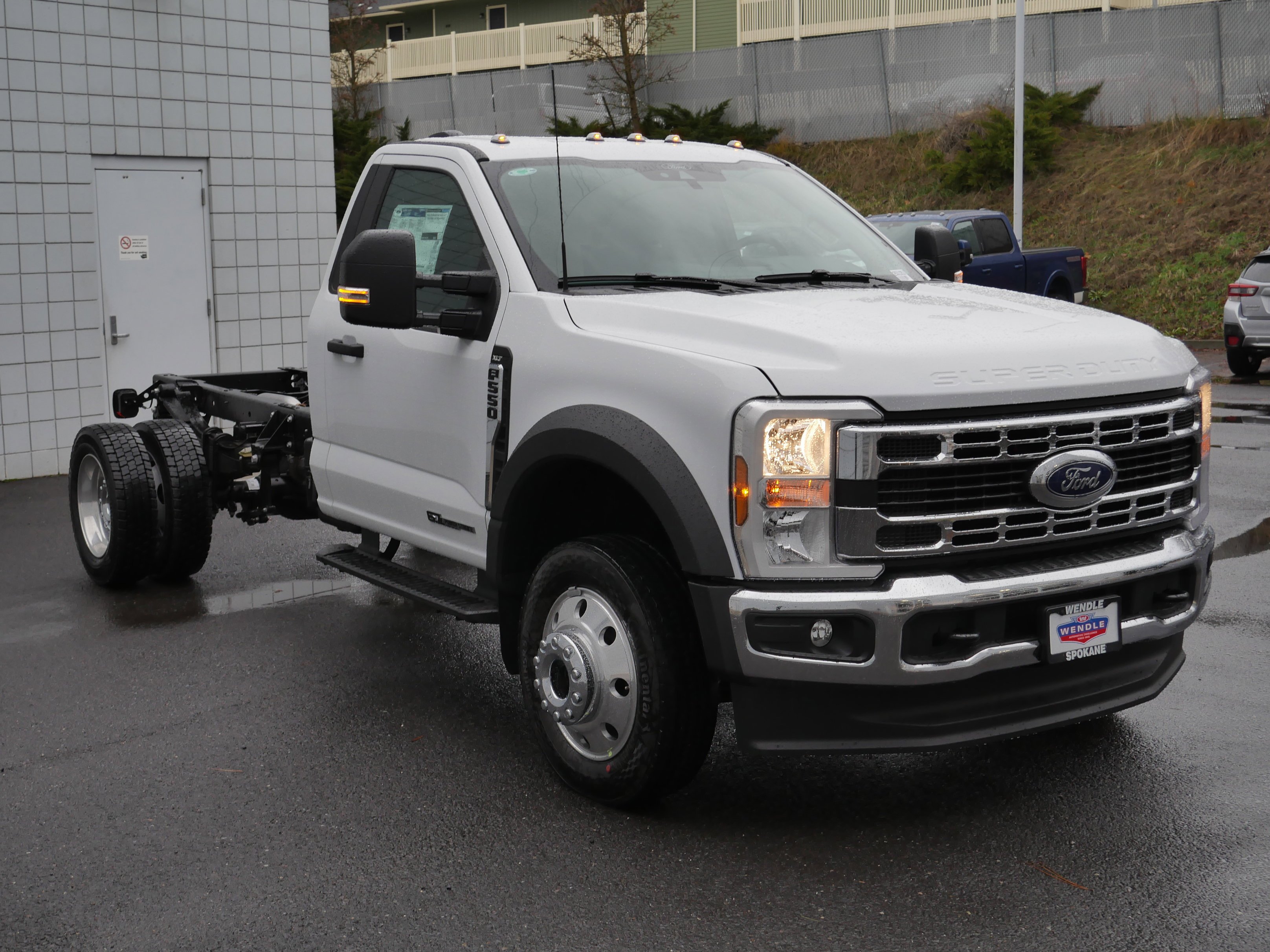 New 2026 Oxford White Ford F-550® XLT image 21