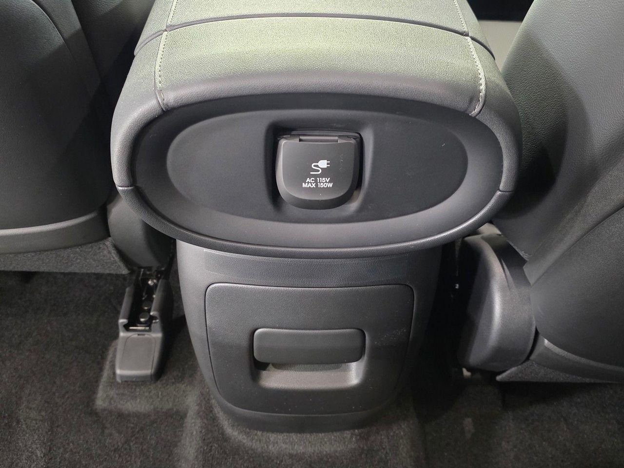 New 2026 Creamy White Pearl Hyundai Limited FWD image 17