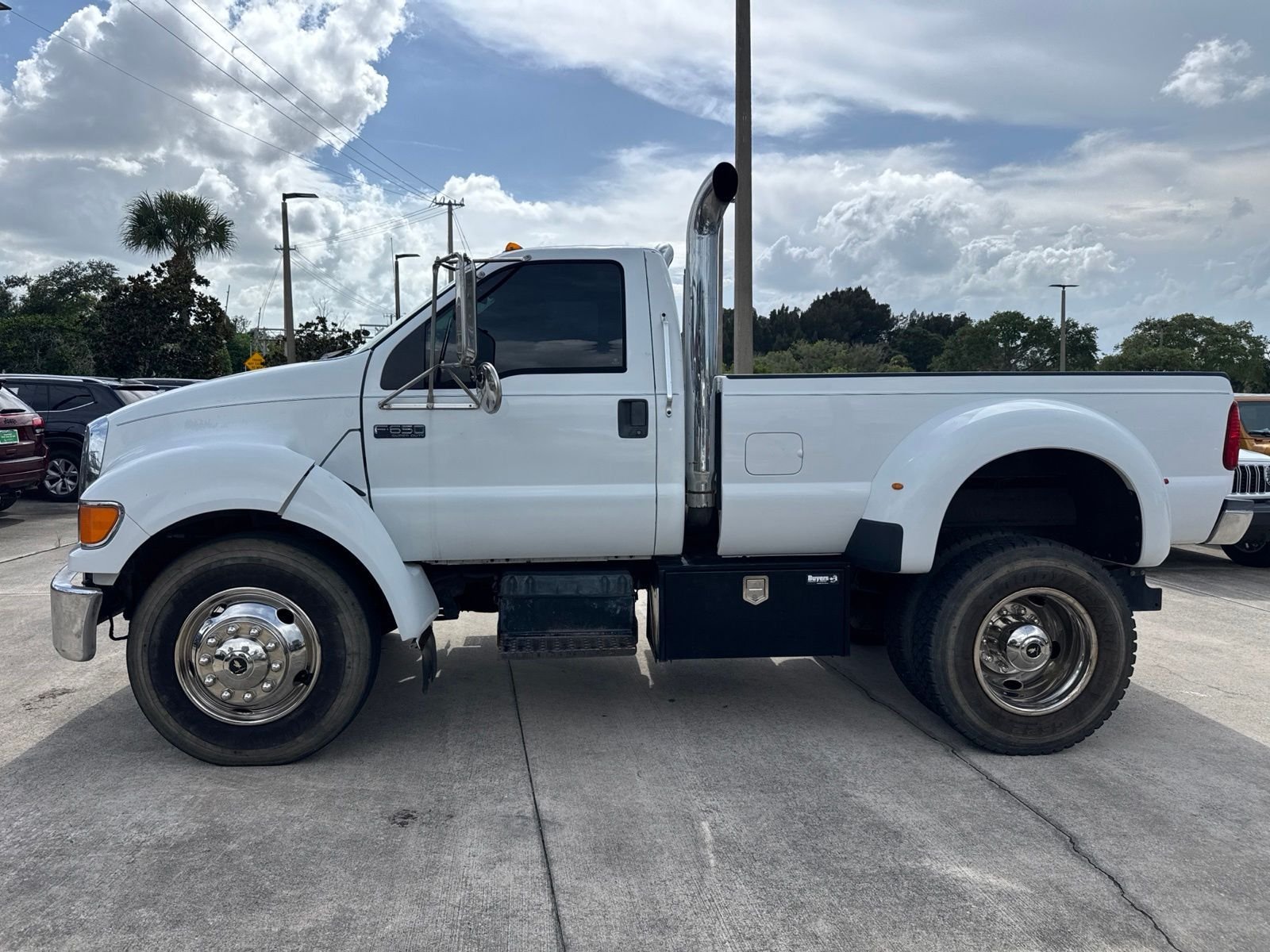 Used 2004 White Ford XLT image 2