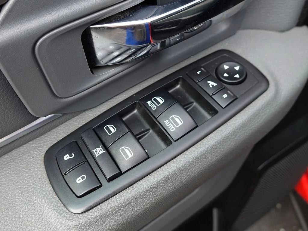 Used 2018 Red Ram SLT image 18