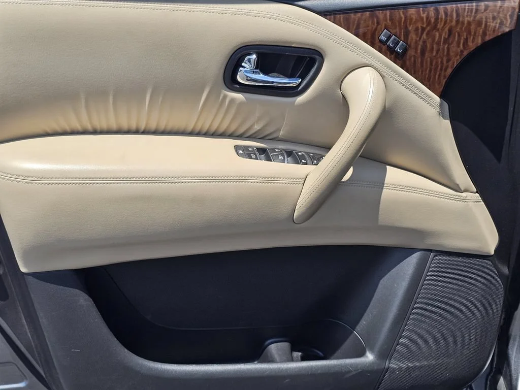 Used 2018 Gun Metallic Nissan SL image 14