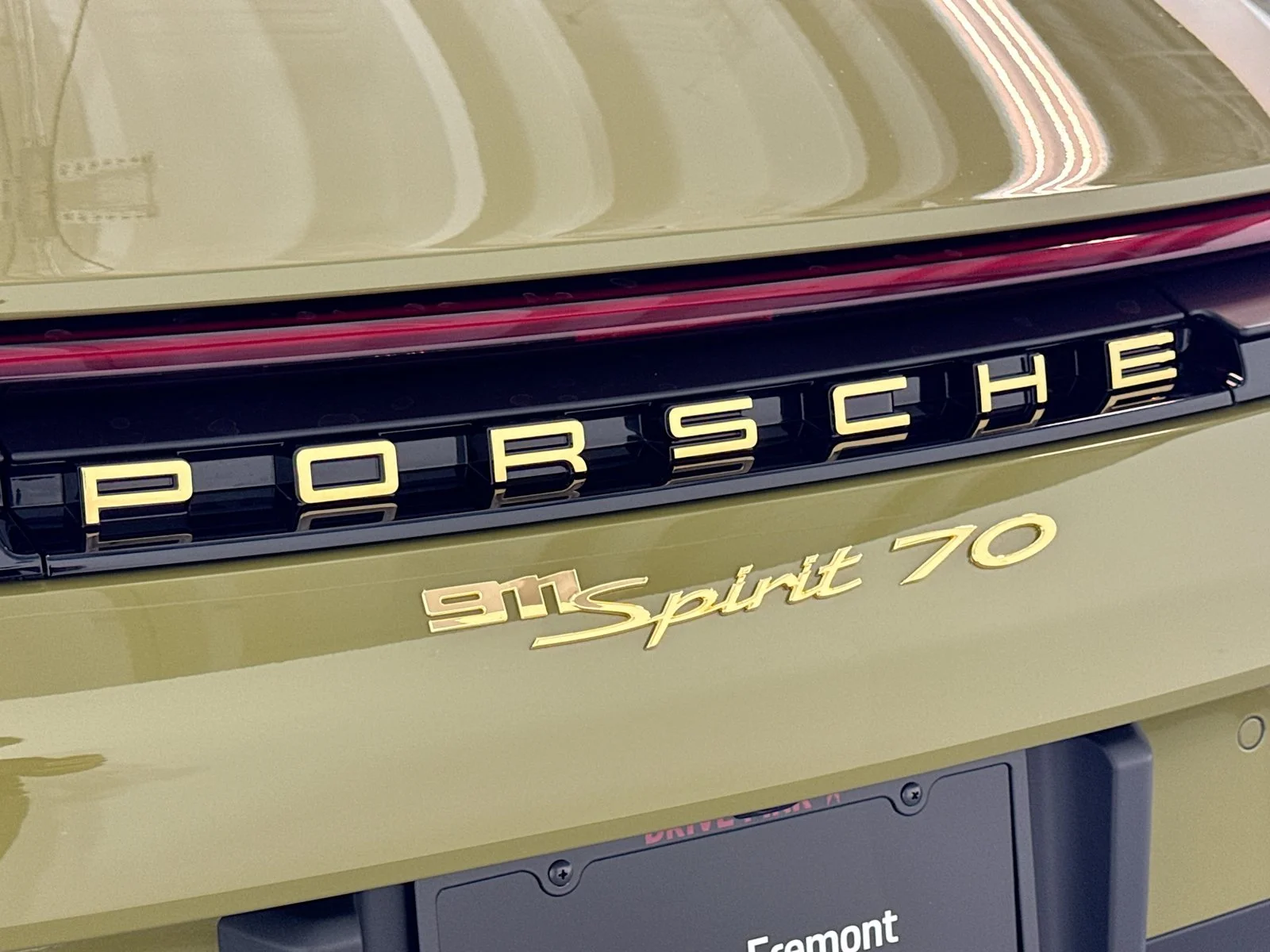 New 2026 Olive Neo Porsche Spirit 70 image 25