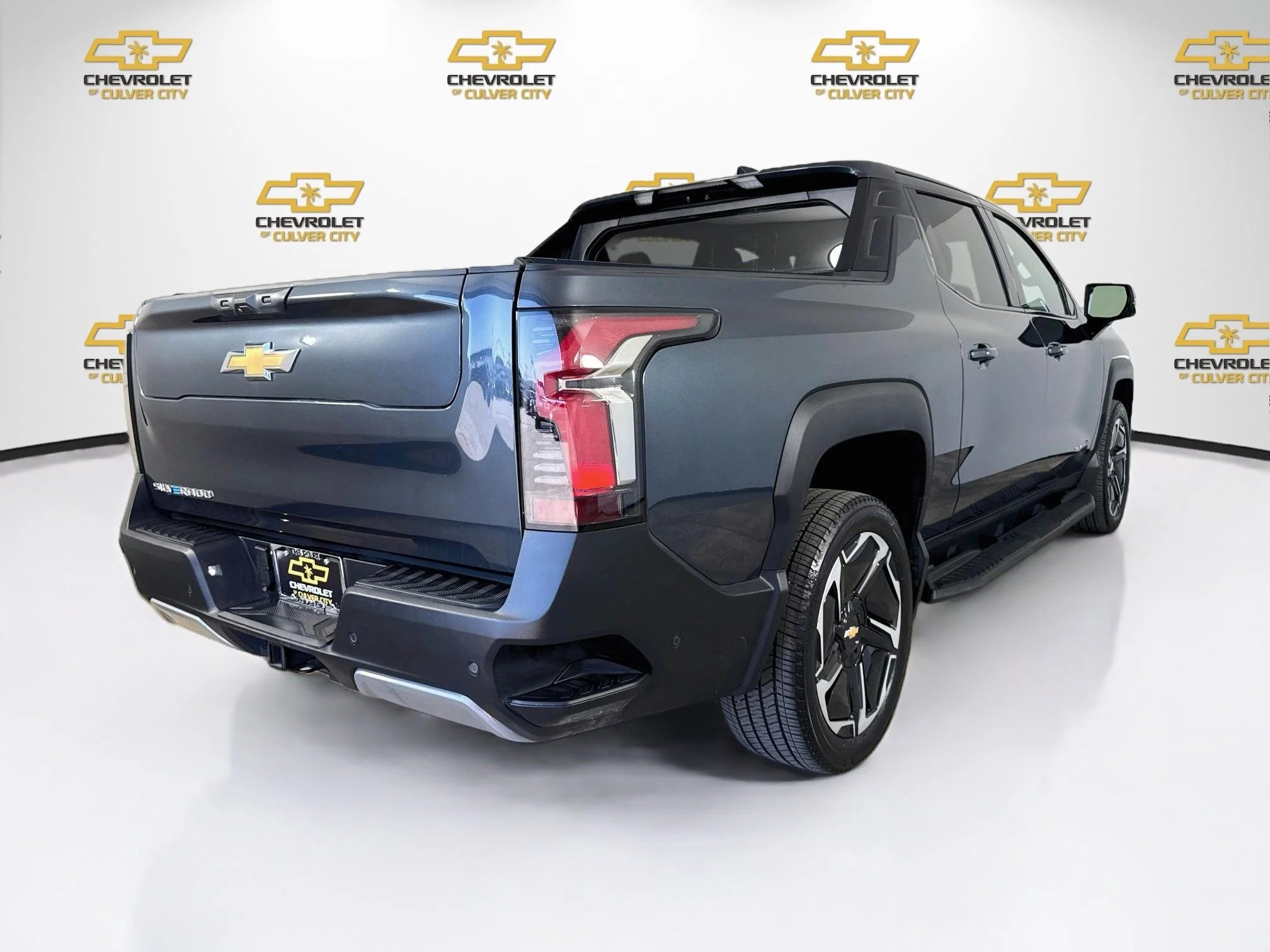 Used 2026 Blue Smoke Metallic Chevrolet LT - Max Range image 8