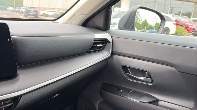 Used 2025 Gray Nissan S image 18