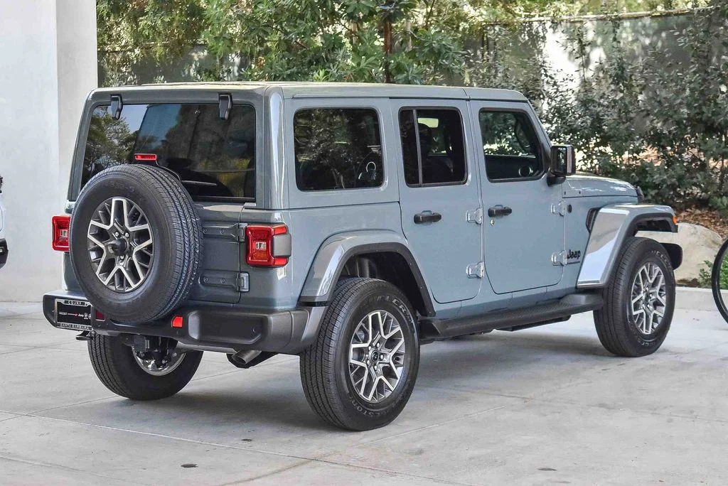New 2026 Anvil Clear-Coat Exterior Paint Jeep Sahara image 6