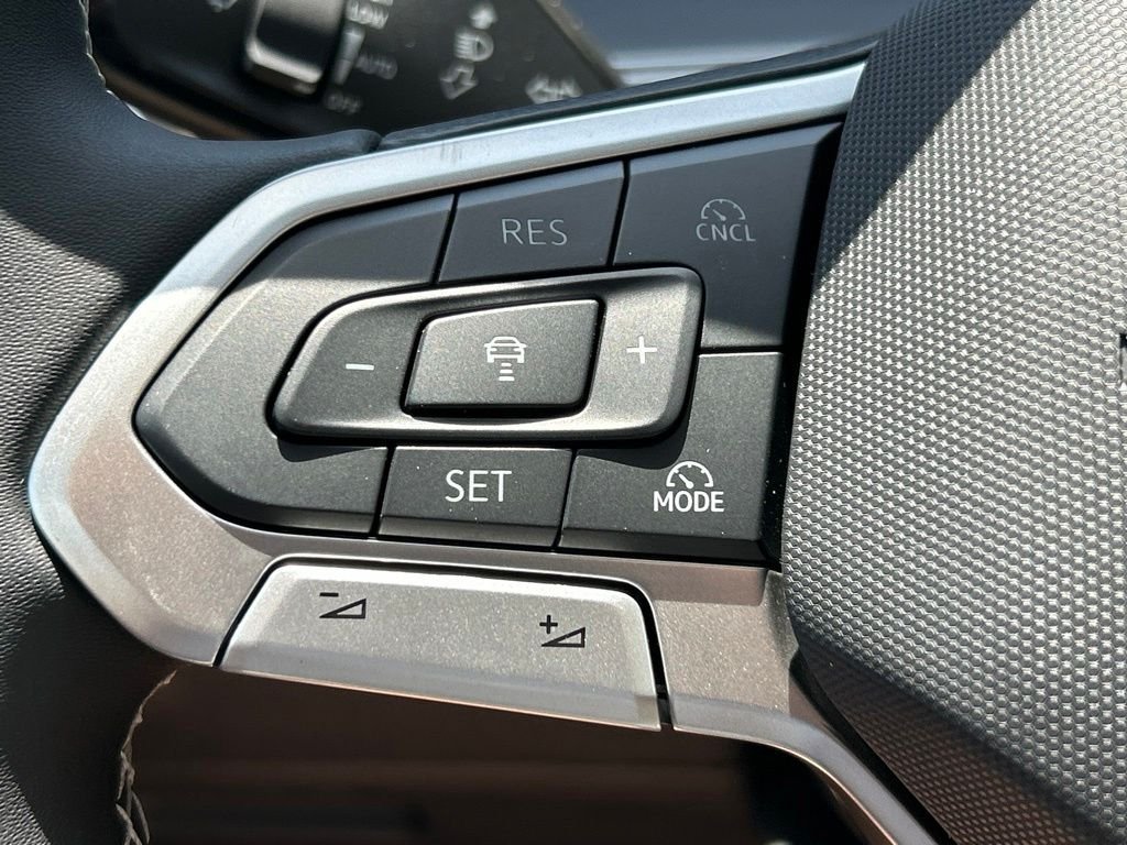 New 2026 White Volkswagen 2.0T SE image 26