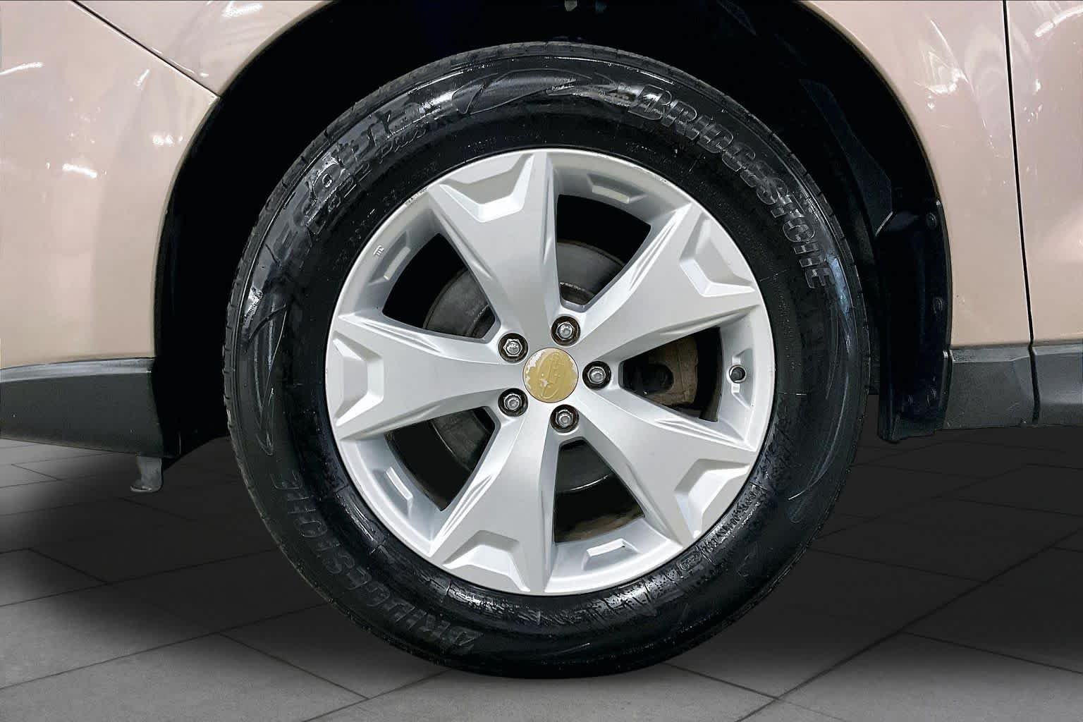 Used 2014 Burnished Bronze Metallic Subaru 2.5i Touring image 11