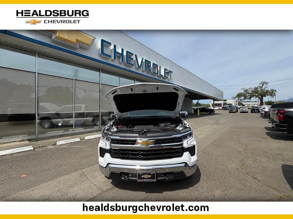 New 2026 Summit White Chevrolet LT image 29