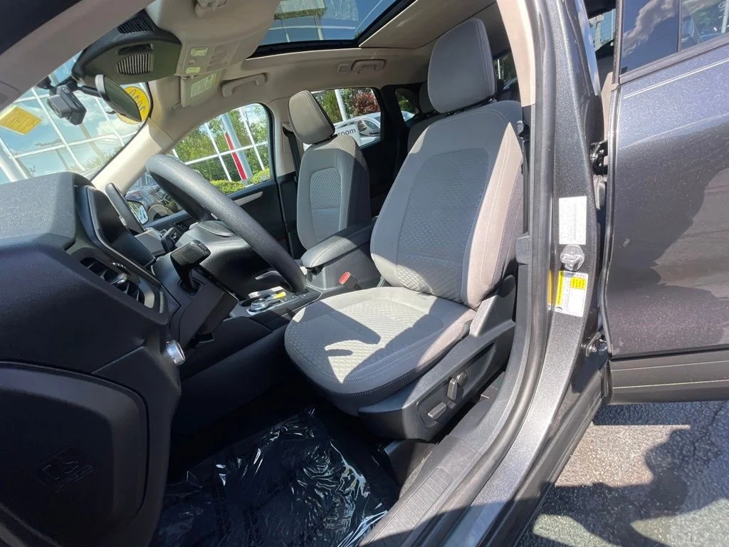 Used 2020 Gray Ford SE image 17