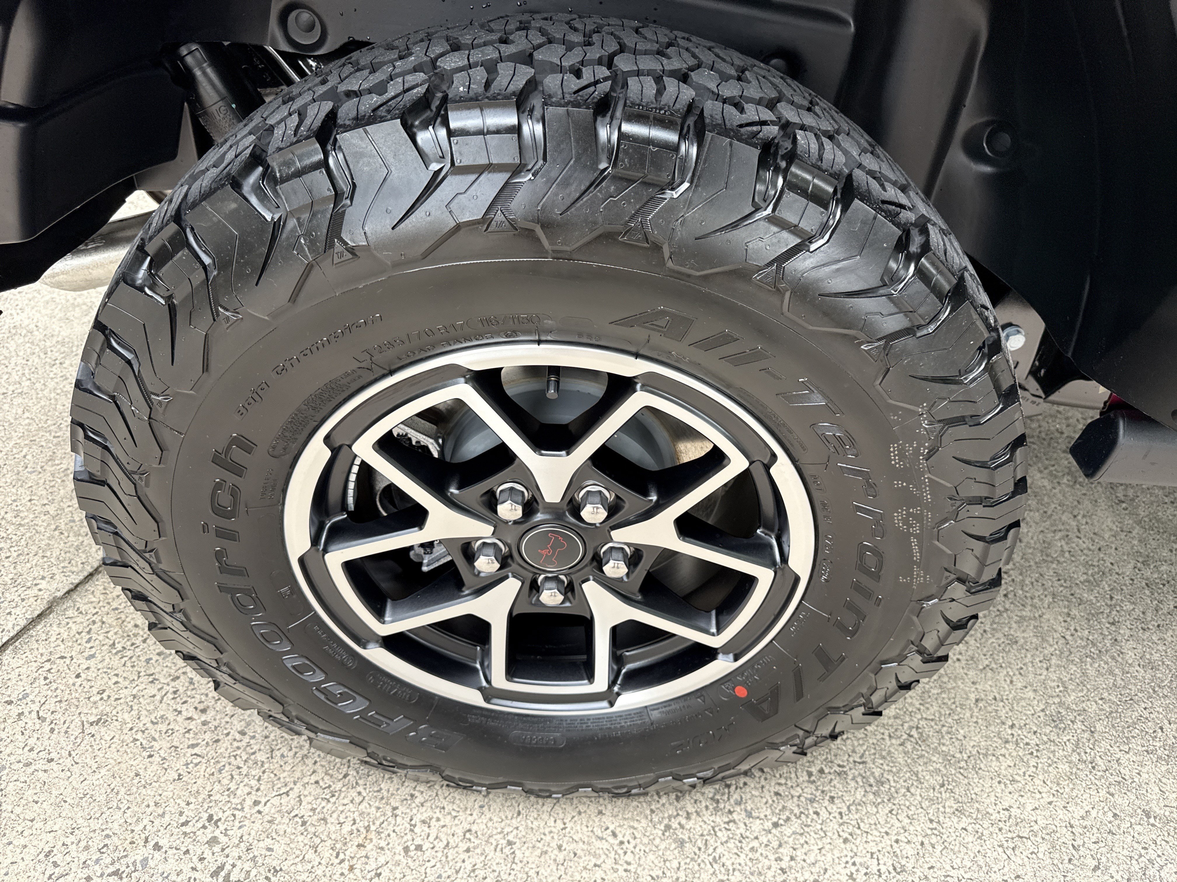 New 2026 Tuscadero Pearlcoat Jeep Rubicon image 20